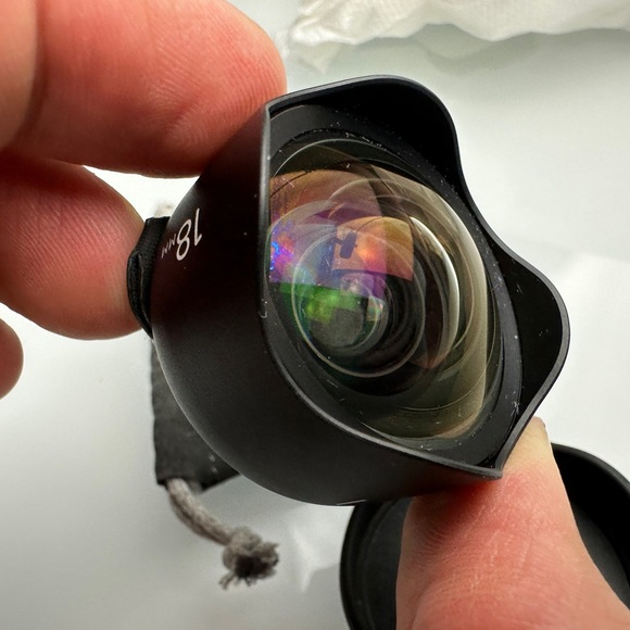 Moment Wide 18mm Mobile Lens | M-Series includes Lens cover and Bag for free - Picture 7 of 15